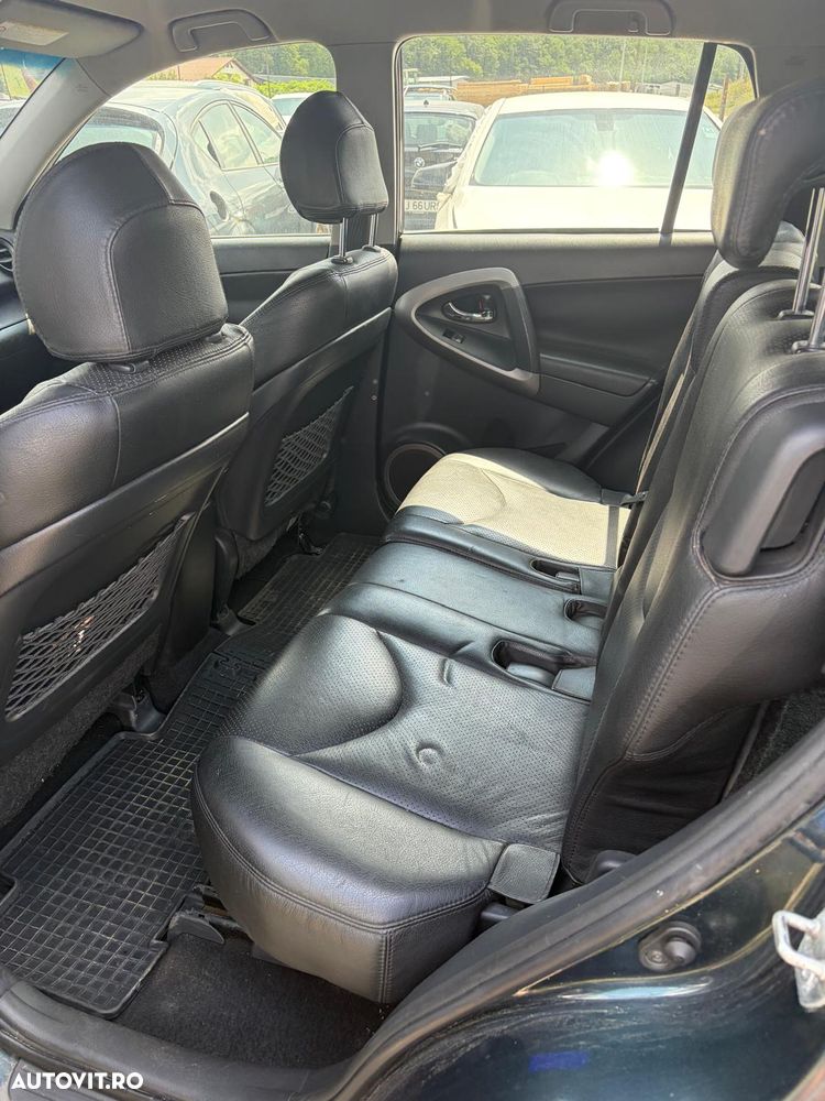 Toyota RAV4 2.2 D-CAT 4x4 Sol - 2