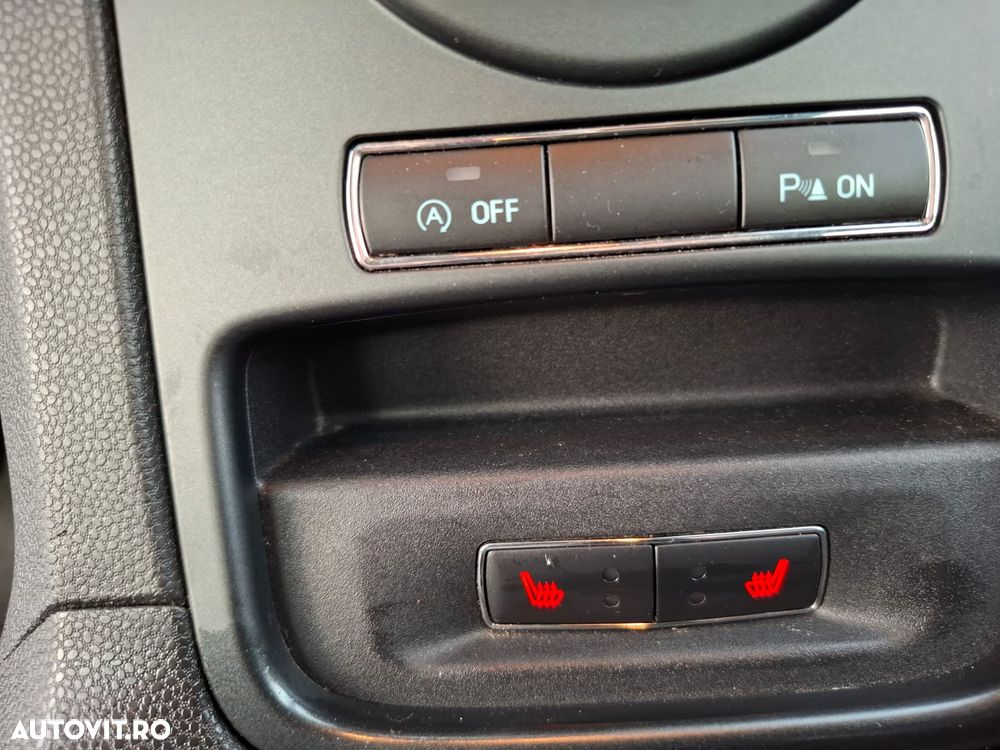 Ford Fiesta 1.0 EcoBoost S&S TITANIUM - 28