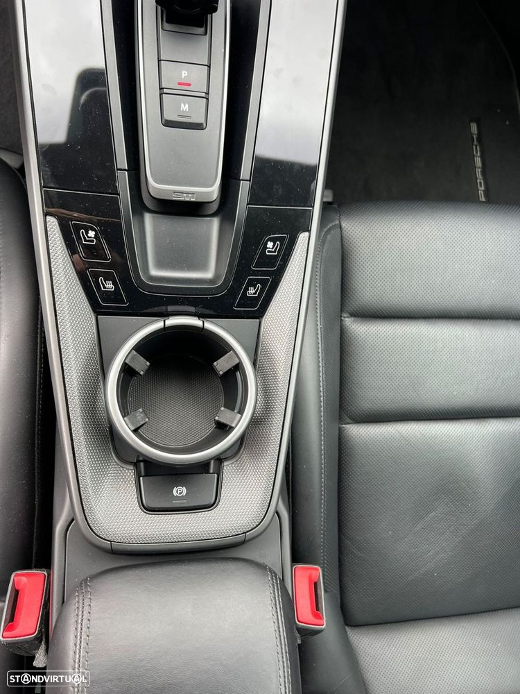 Porsche 911 Série F - 51