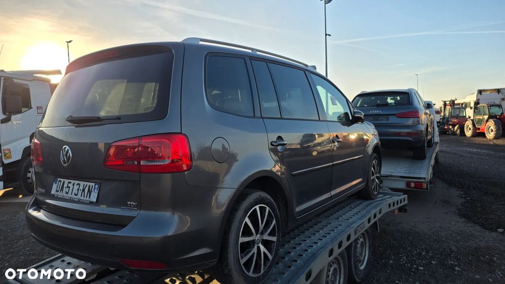 Volkswagen Touran 1.6 TDI DPF BlueMot Comfortline - 3