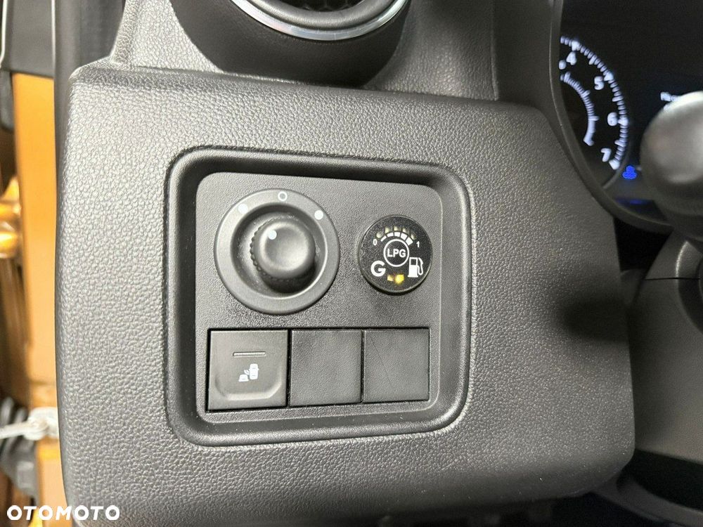 Dacia Duster 1.6 SCe Prestige - 19