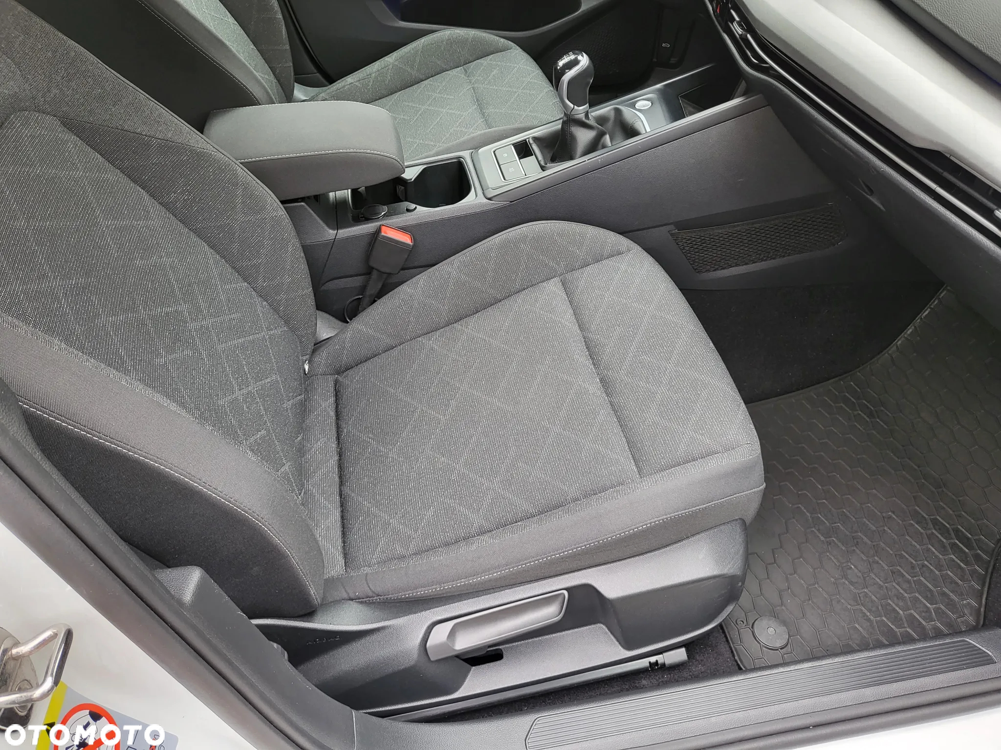 Volkswagen Golf VIII 1.0 TSI Life - 6