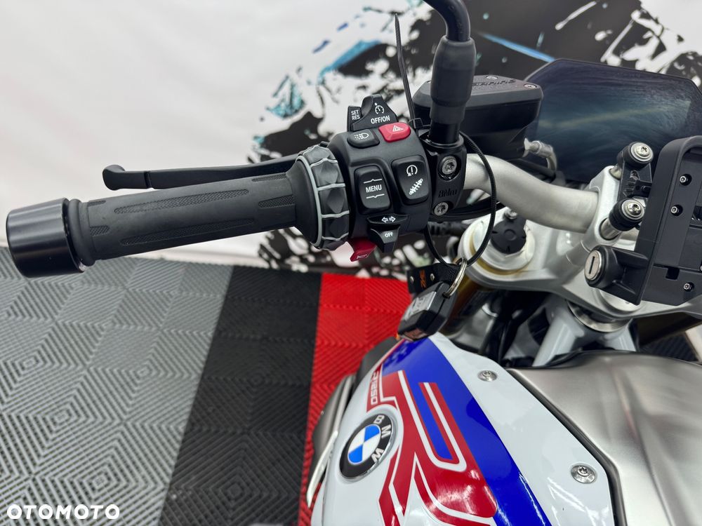 BMW R - 22