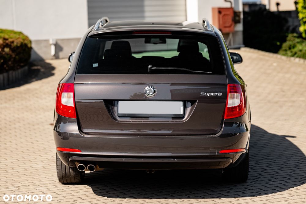 Skoda Superb 2.0 TDI Comfort DSG - 11