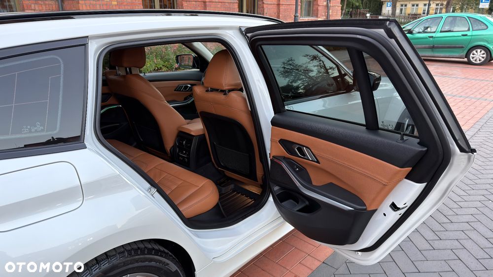 BMW Seria 3 - 39