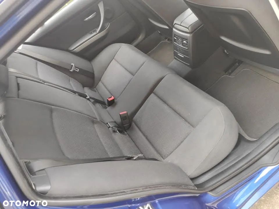 BMW Seria 3 320i - 23