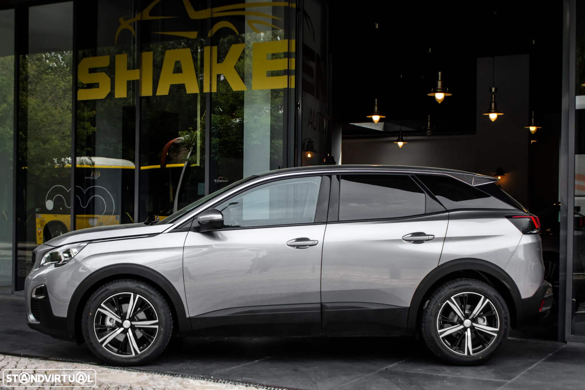 Peugeot 3008 1.2 PureTech Allure EAT8 - 2