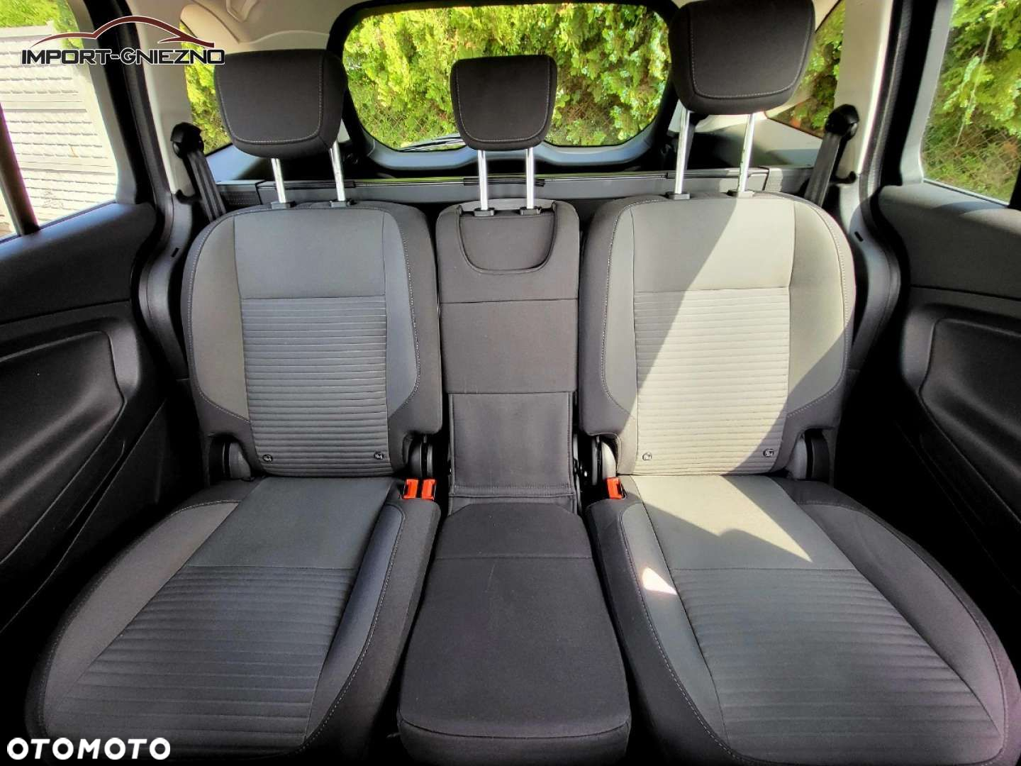 Ford Grand C-MAX - 23