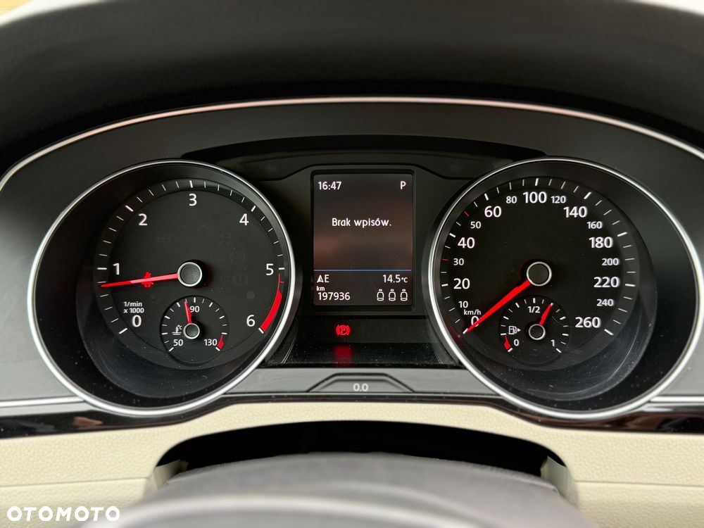 Volkswagen Passat 2.0 TDI SCR Comfortline DSG - 9