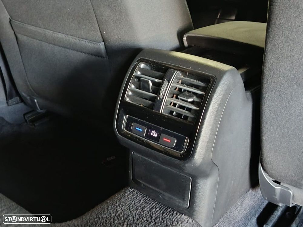 VW Passat Variant 1.6 TDI Confortline - 21
