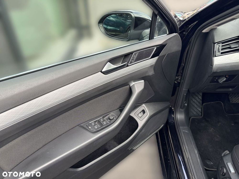 Volkswagen Passat - 10