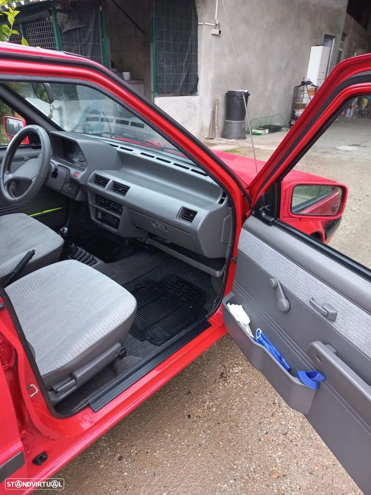 Nissan Micra 1.0 - 11