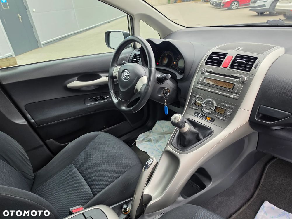 Toyota Auris 1.6 VVT-i Terra - 5