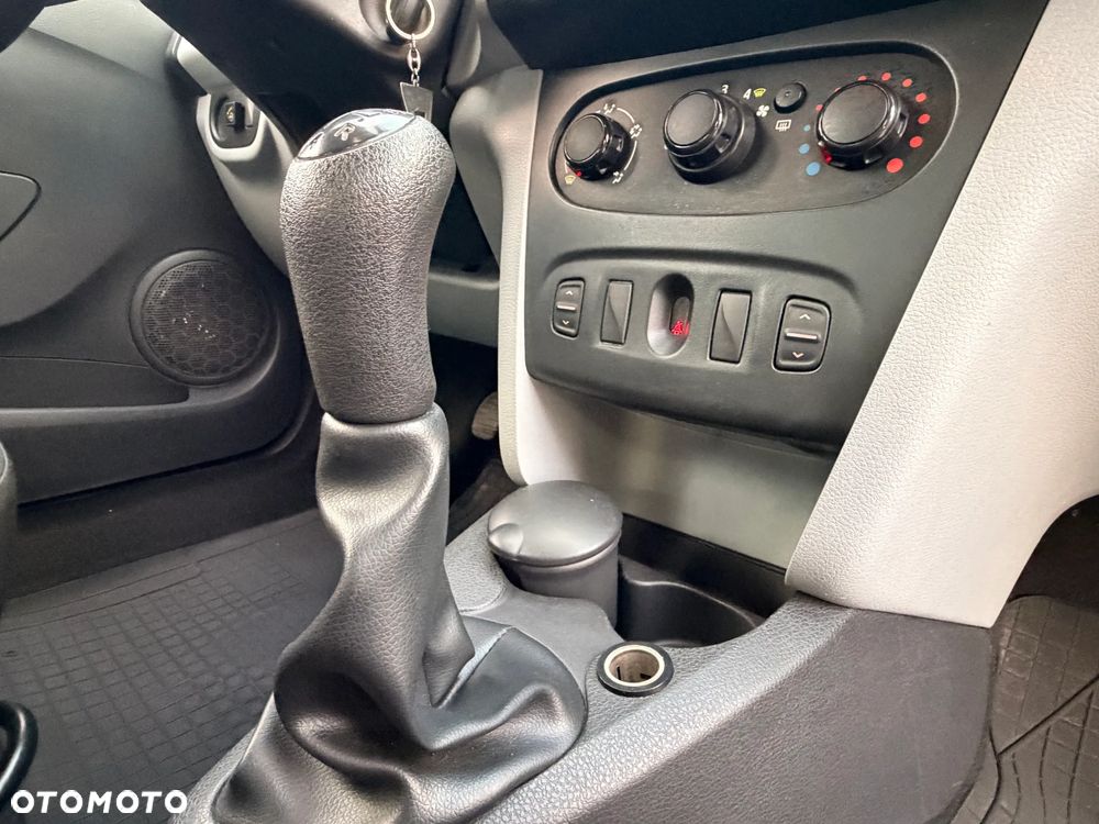 Dacia Sandero 1.2 16V Story - 12