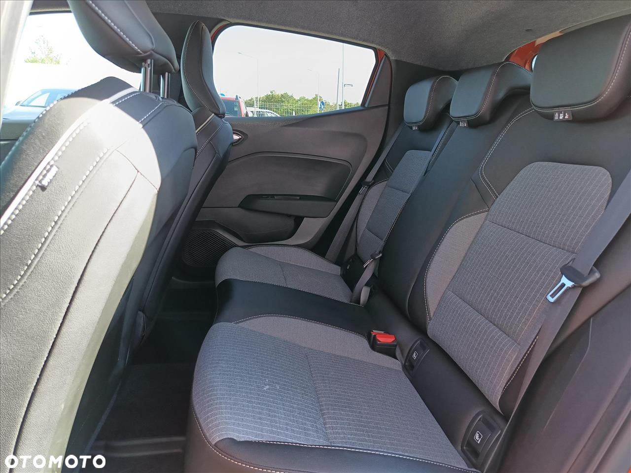 Renault Clio 1.0 TCe Techno - 12