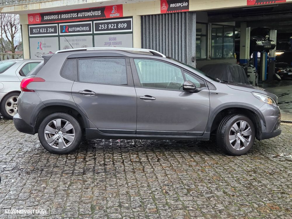 Peugeot 2008 1.2 PureTech Signature - 6