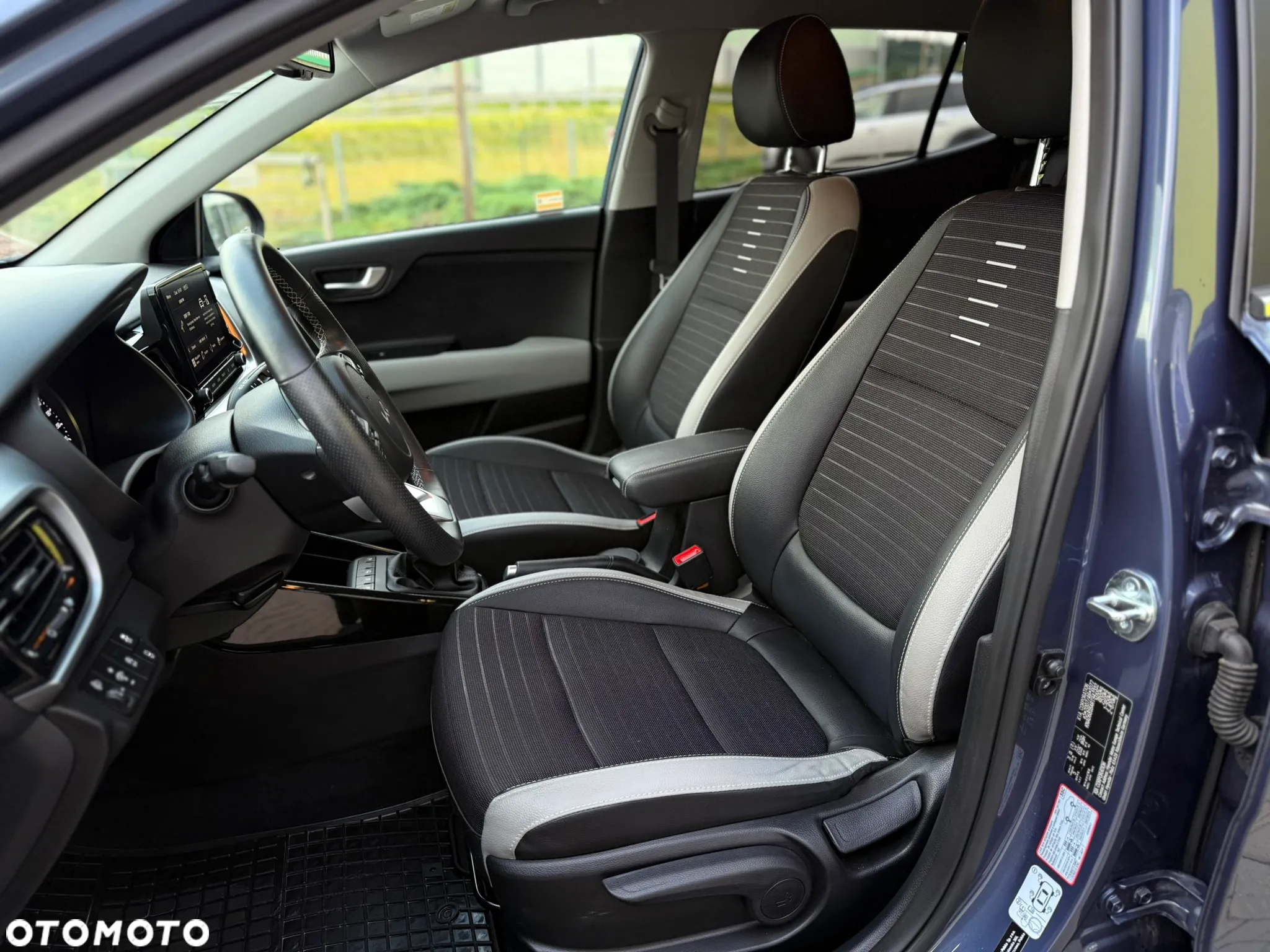 Kia Stonic 1.2 L Business Line - 11