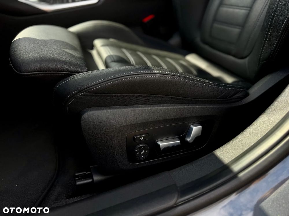 BMW Seria 3 330d xDrive Sport Line - 18
