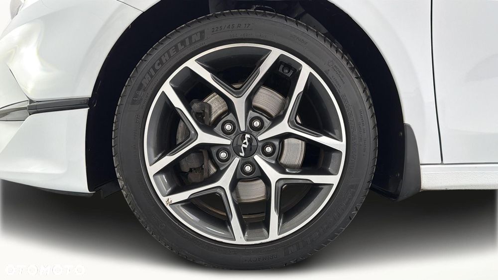 Kia Ceed 1.5 T-GDI Business Line DCT - 19