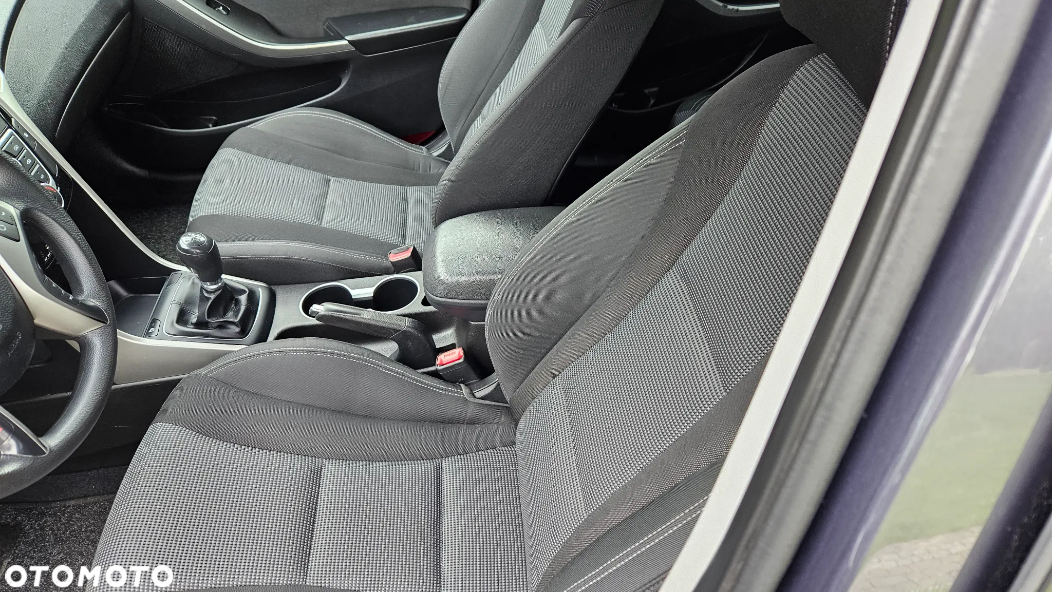 Hyundai i30 1.6 CRDi BlueDrive Premium - 9