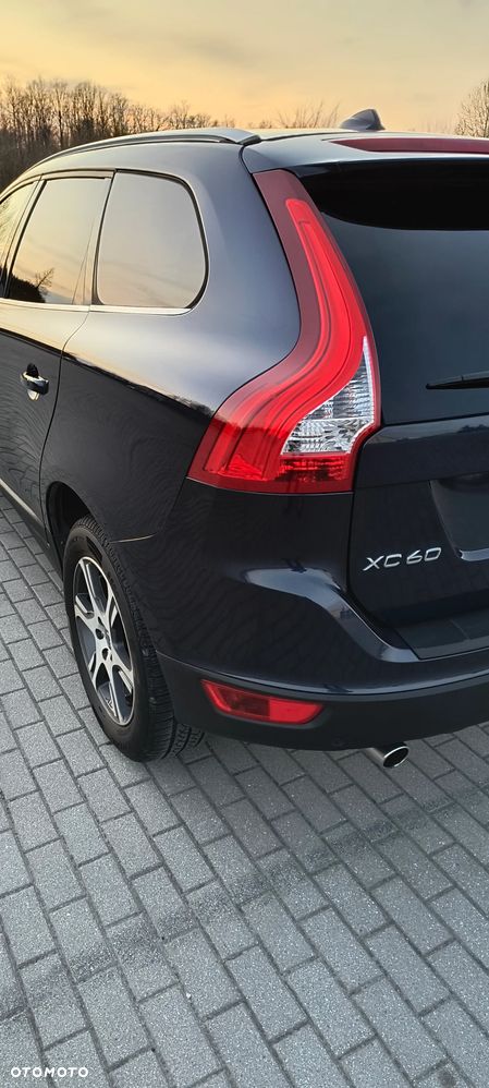 Volvo XC 60 T6 AWD Momentum - 8