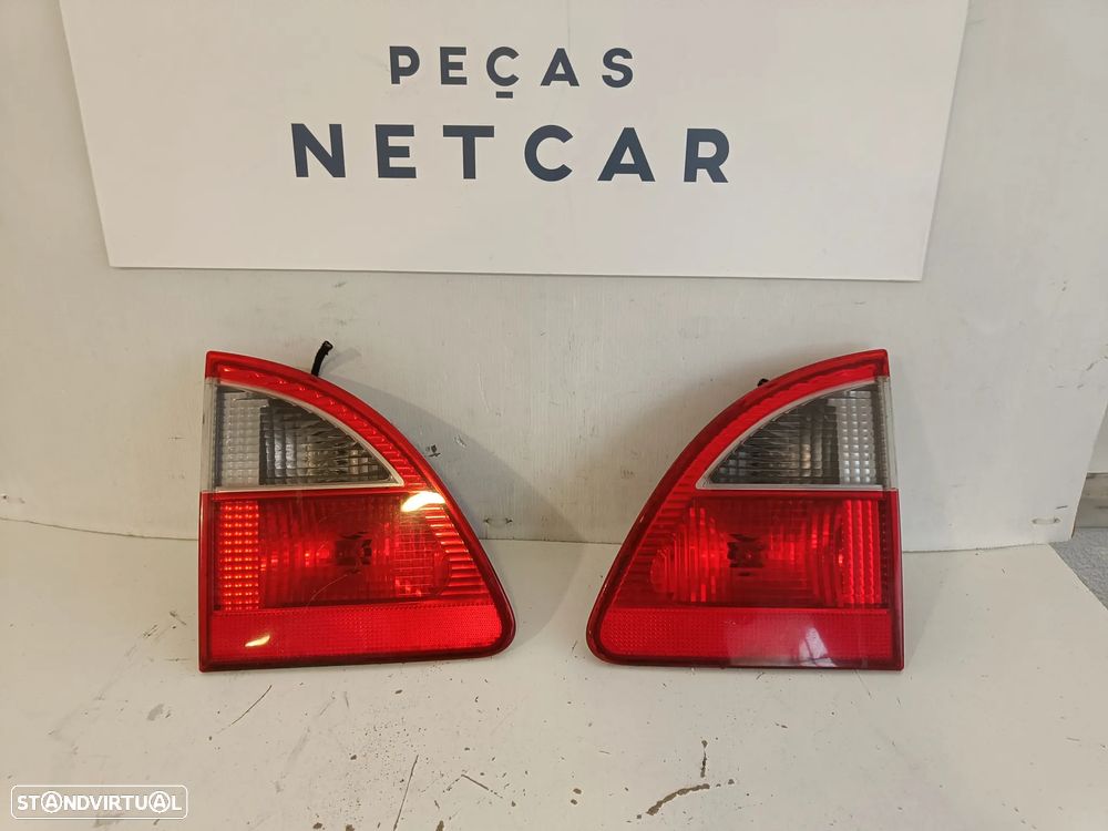 Farol farolim tampa mala Ford Galaxy 2003 - 1