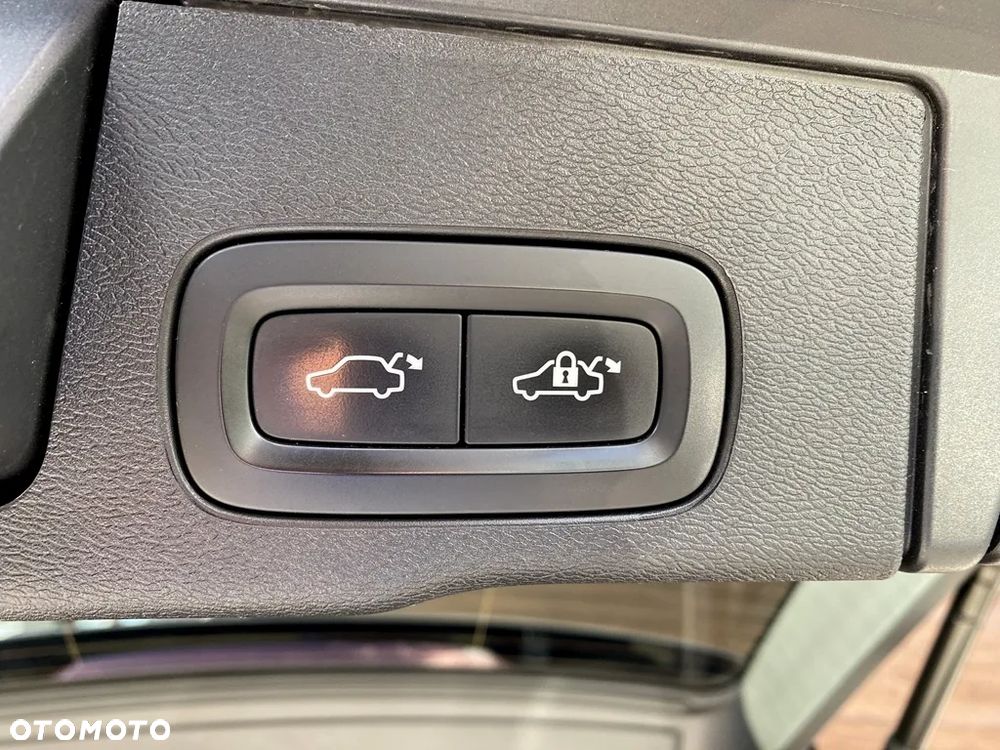 Volvo XC 60 D4 SCR Momentum - 19