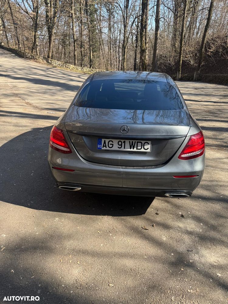 Mercedes-Benz E 220 d 4MATIC Aut. - 2