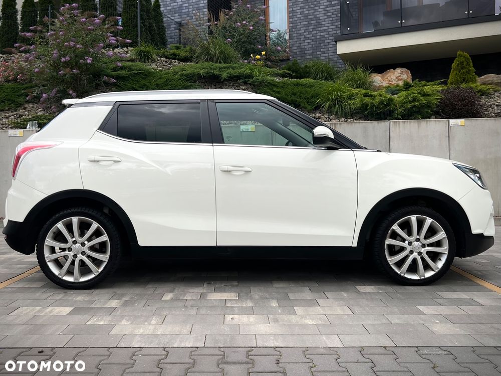 SsangYong/KGM Tivoli e-XGi 160 2WD Black+White - 15