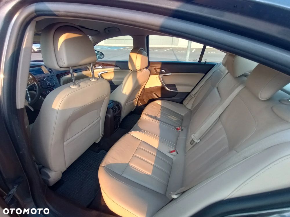 Opel Insignia 2.0 CDTI - 18