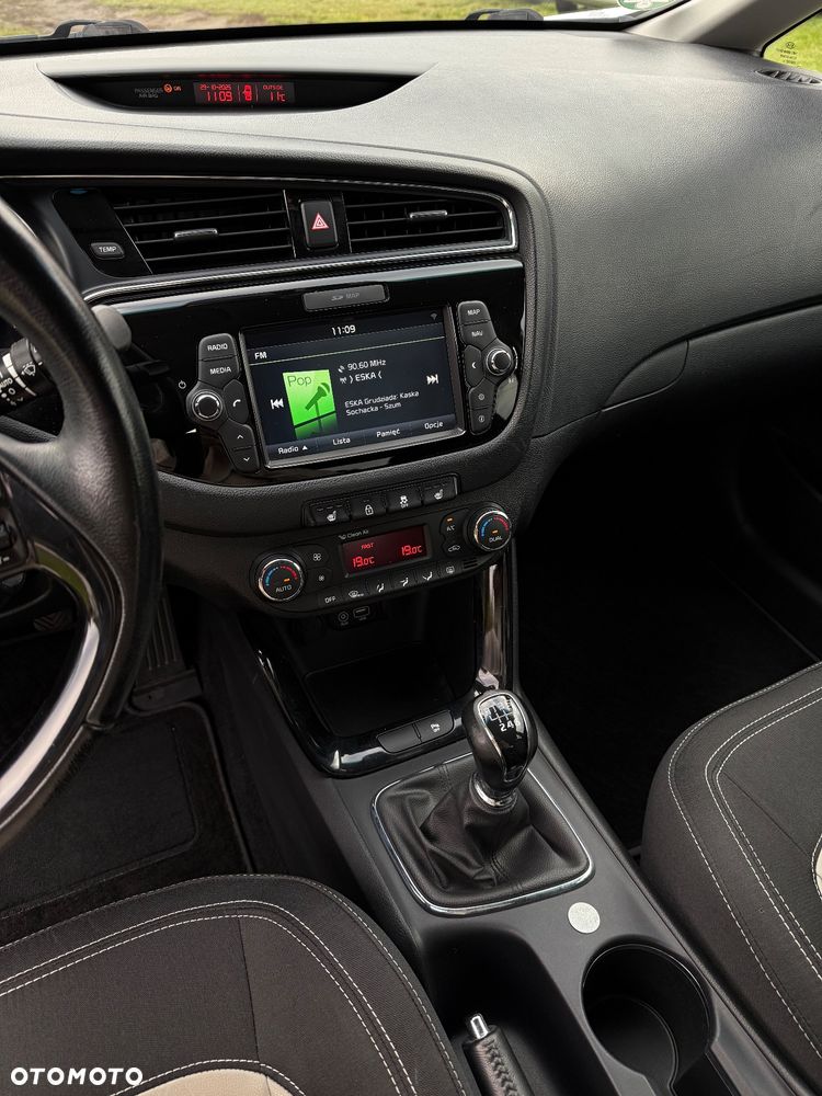 Kia Ceed 1.4 CVVT Dream Team Edition - 13