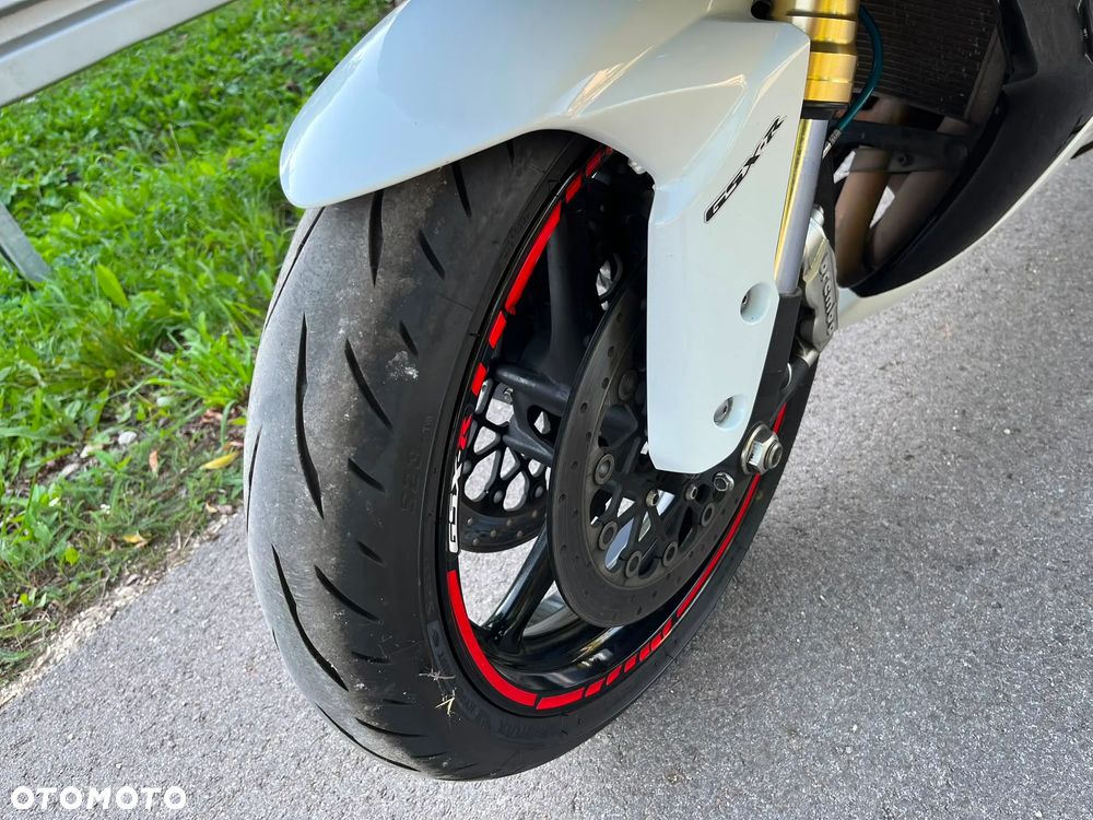 Suzuki GSX-R - 33