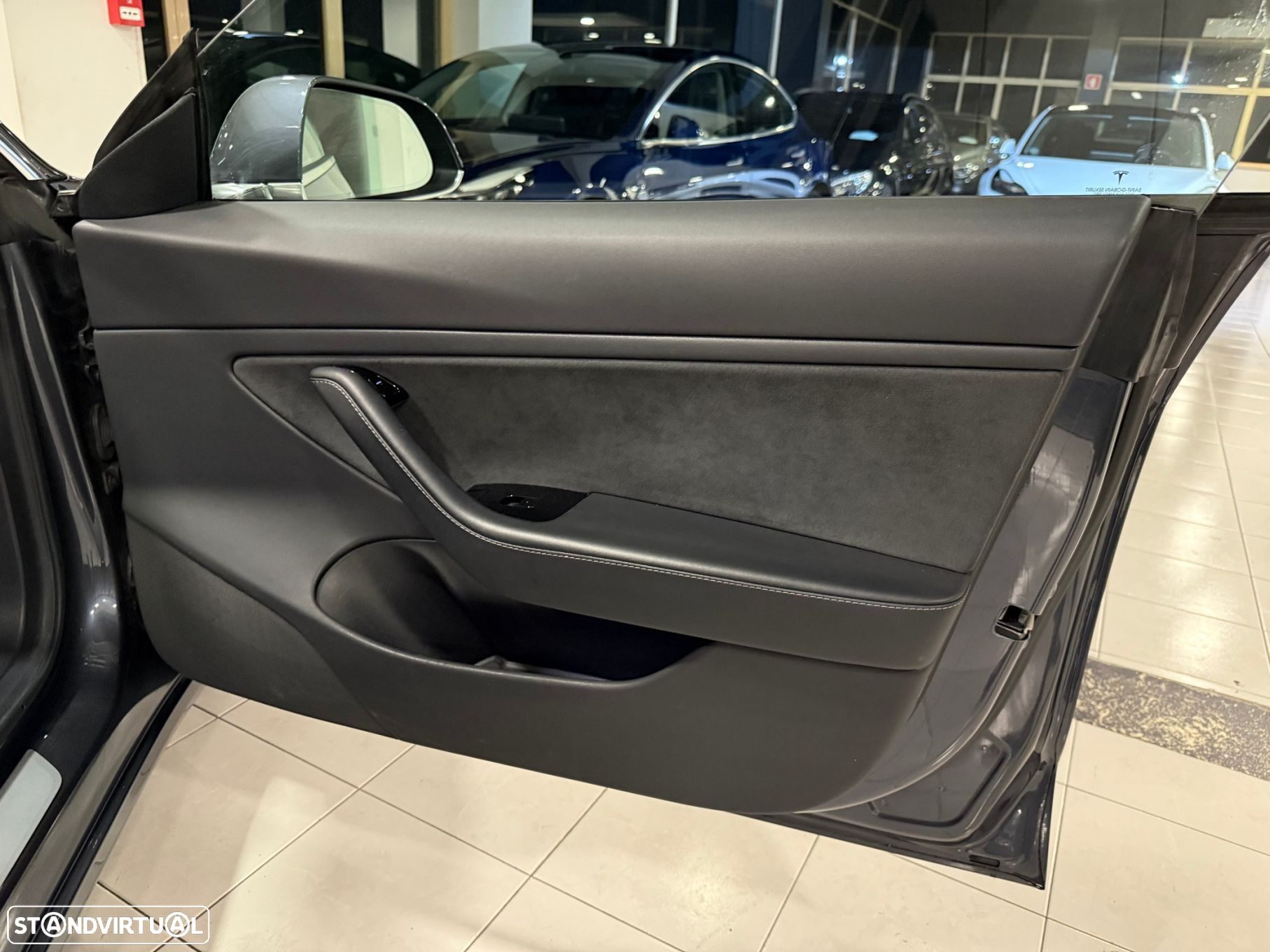 Tesla Model 3 Long-Range Dual Motor AWD - 37