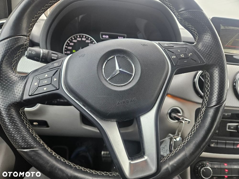 Mercedes-Benz Klasa B 180 BlueEFFICIENCY Edition Style - 17