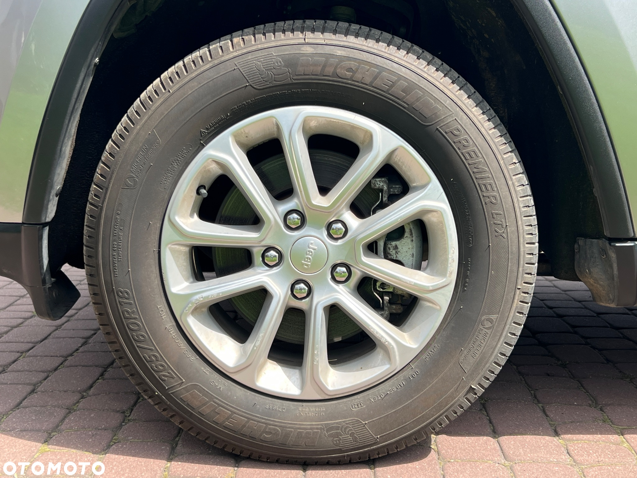 Jeep Grand Cherokee - 38