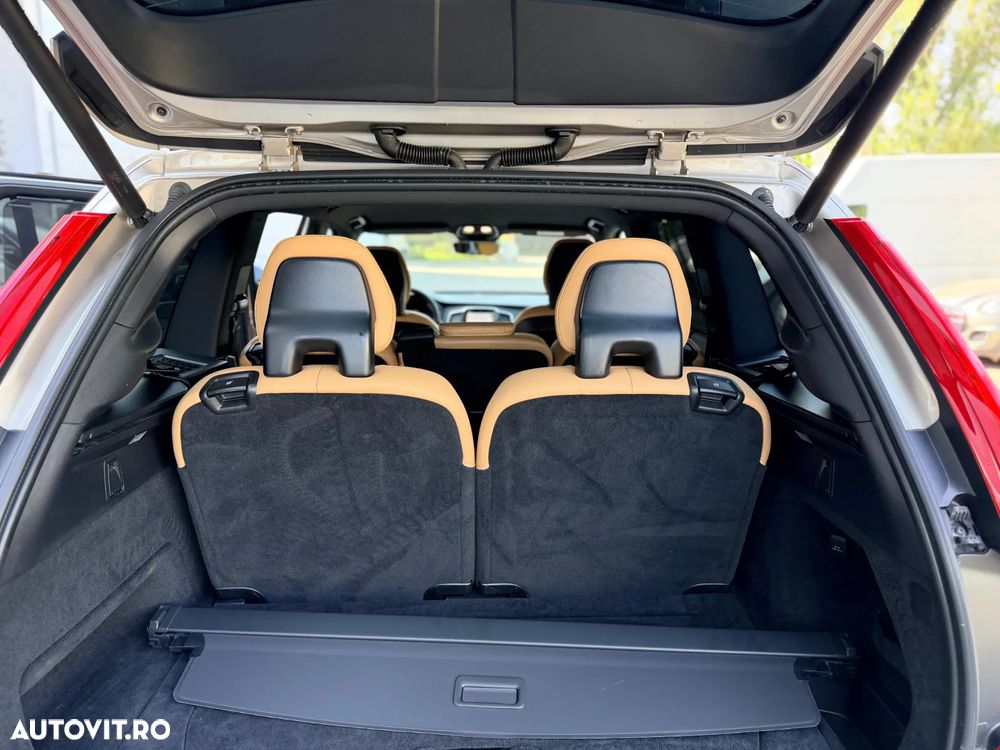 Volvo XC 90 B5 D AWD Plus Bright - 12