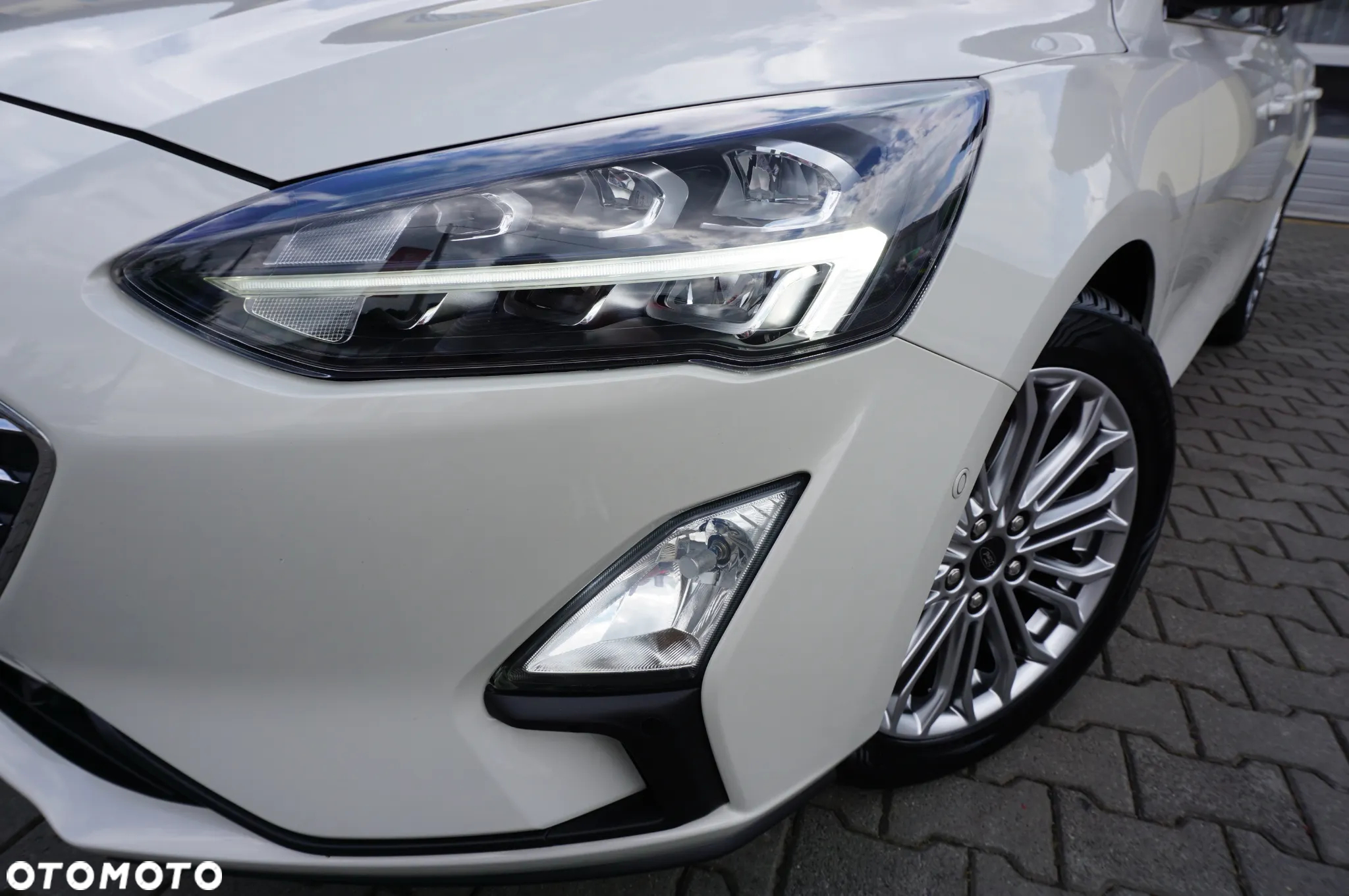 Ford Focus Turnier 2.0 EcoBlue Start-Stopp-System TITANIUM - 4