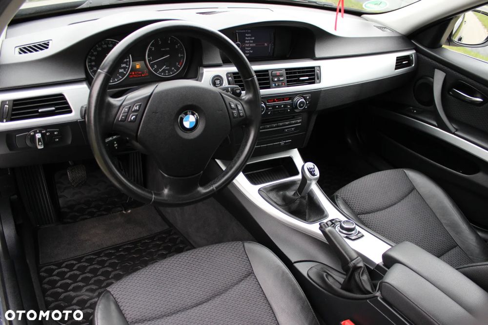 BMW Seria 3 318i Edition Lifestyle - 28