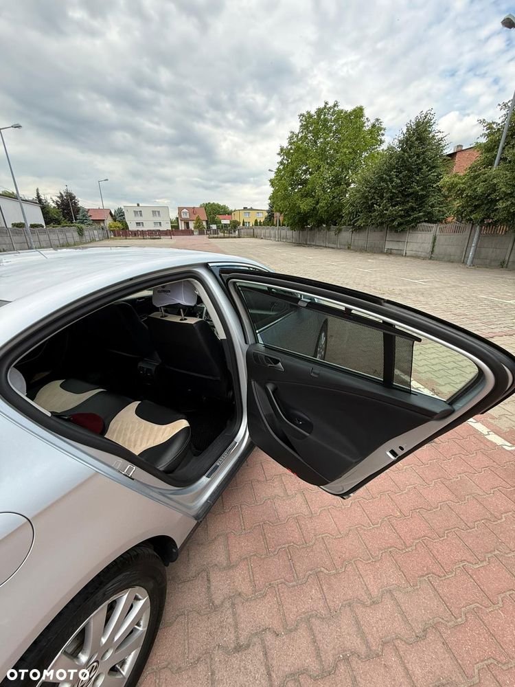 Volkswagen Passat 2.0 TDI Comfortline - 14