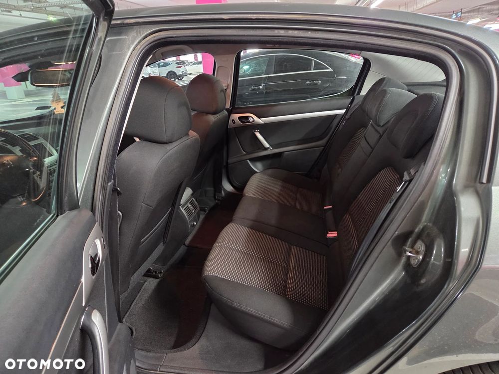 Peugeot 407 - 10