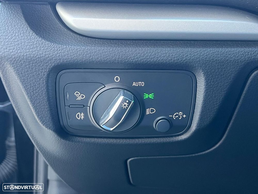 Audi A3 Sportback 1.6 TDI S tronic design - 21