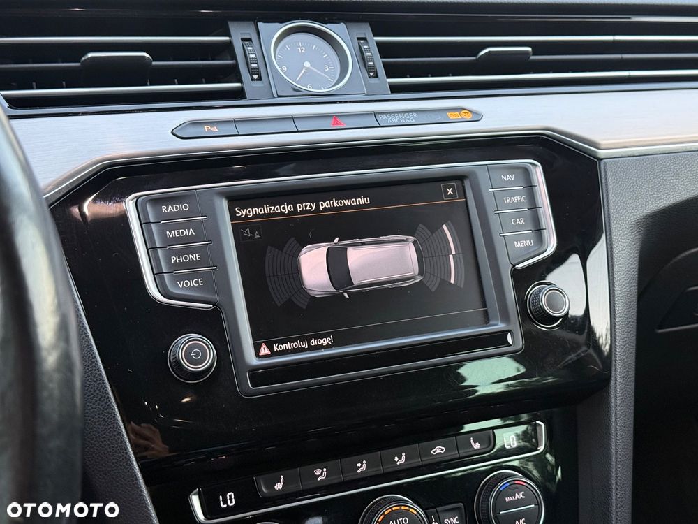Volkswagen Passat - 13