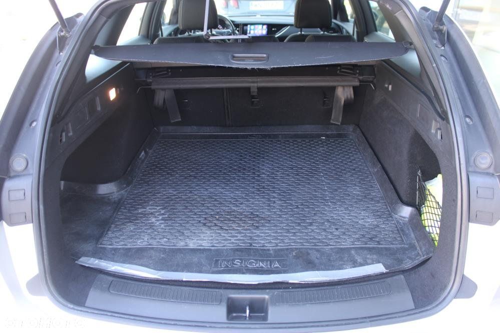 Opel Insignia - 30