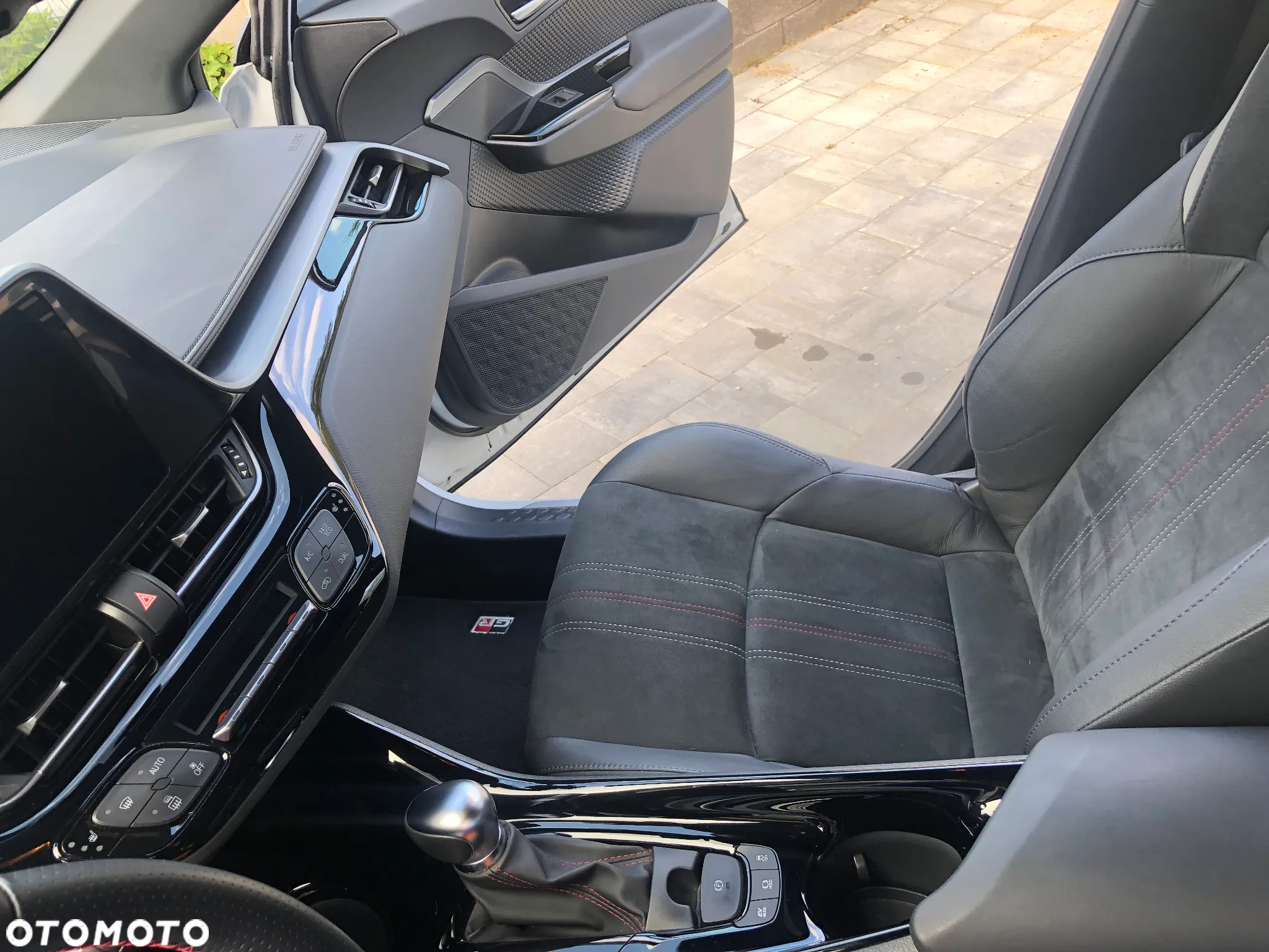 Toyota C-HR 2.0 Hybrid GR Sport - 11