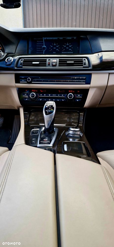 BMW Seria 5 535d xDrive - 38