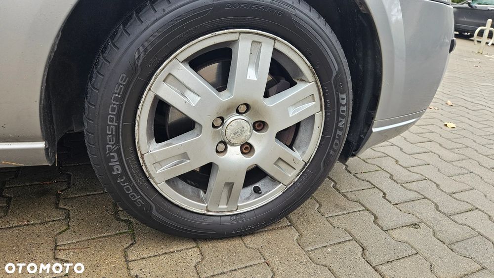 Ford Mondeo 2.0 Ghia - 14