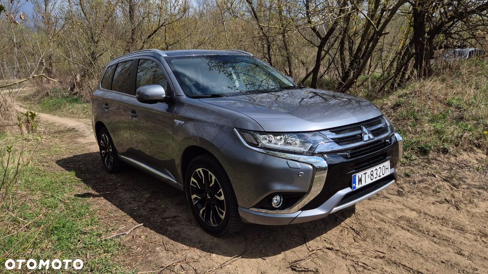 Mitsubishi Outlander - 1