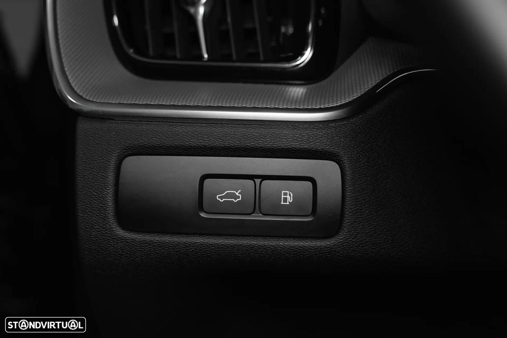Volvo XC 60 T8 AWD Plus Black Edition - 28