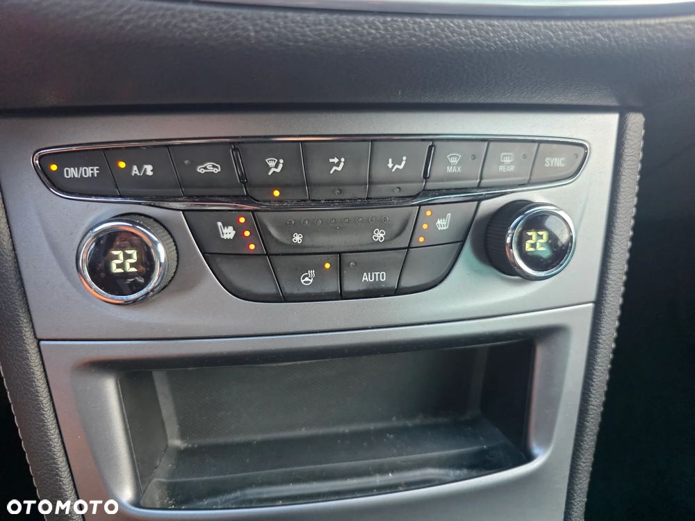 Opel Astra 1.6 Turbo Start/Stop Innovation - 26