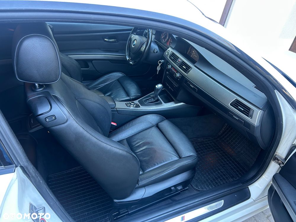 BMW Seria 3 330d xDrive M Sport Edition - 8